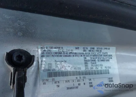 2016 Ford Focus S z USA, uszkodzony, nr VIN 1FADP3E21GL311234